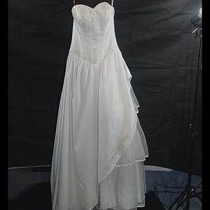 Dere kiang brand new without tags size 6